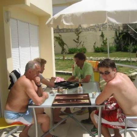 Vakantiehuis Stunning Large Within Walking Distance Of Everything *